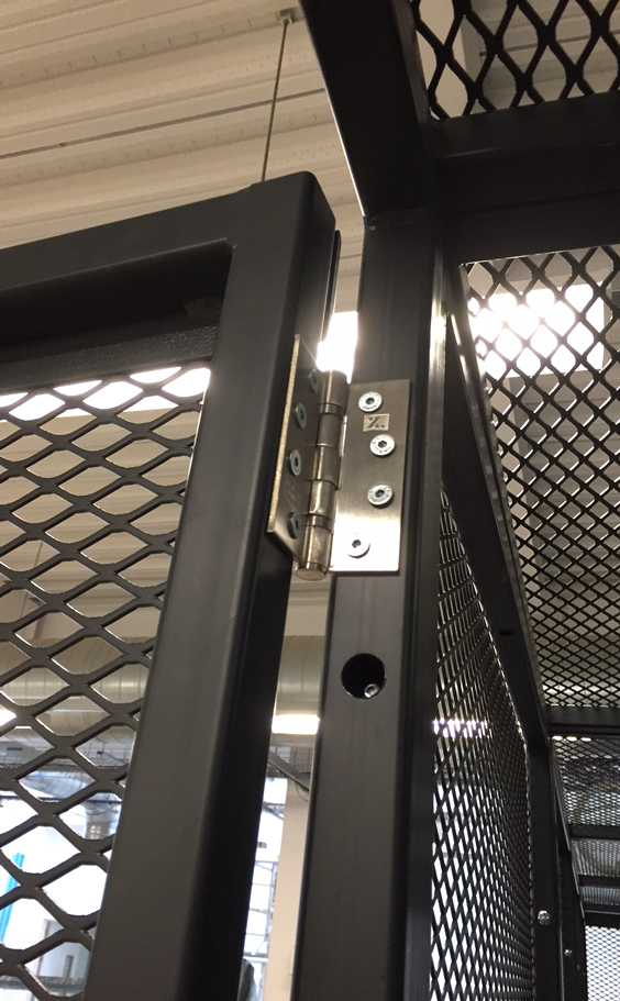 cage-hinge-and-internal-bolt-head
